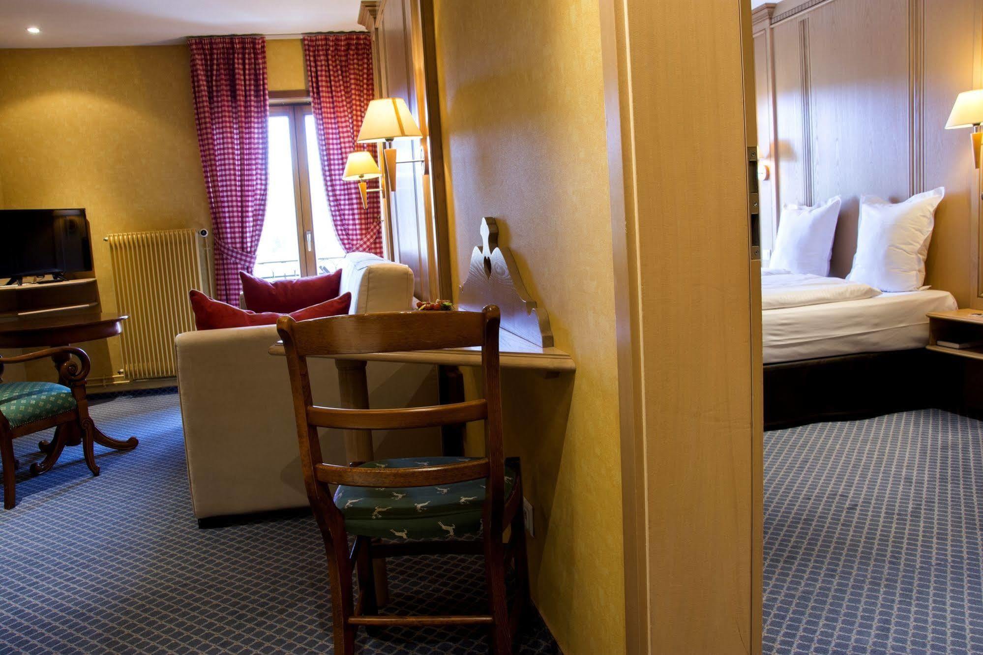 Hotel Spa Et Restaurant Au Chasseur Birkenwald Esterno foto